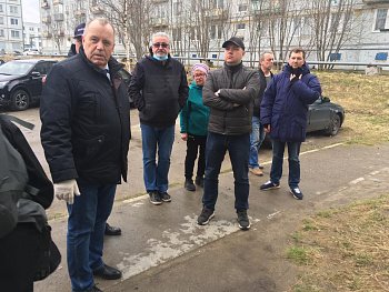 Парламентарии ознакомились с ходом строительства и ремонта объектов в муниципальных образованиях региона