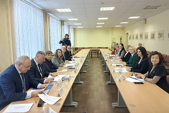 Вопросы среднего профессионального образования стали ключевой темой выездного заседания профильного комитета Думы 