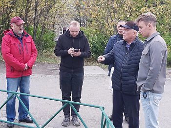 Уважаемые земляки, 23 сентября как координатор проекта «Инициативы двора» провел рабочую встречу с группой неравнодушных мурманчан и представителями подрядной организации