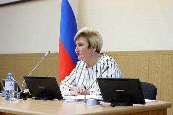Прошло очередное заседание комитета областной Думы по социальной политике и охране здоровья под председательством Надежды Максимовой