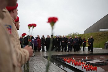  Сергей Дубовой: "Мы зажигаем свечи в память о героях, которые вписали в вечность свои имена"