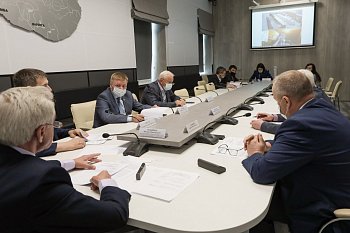 О присвоении городу Гаджиево почетного звания Мурманской области "Город морской доблести"  шла речь в региональном парламенте