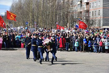 9 мая в г. Мончегорске Максим Иванов депутат Мурманской областной Думы принял участие в торжественном митинге, посвящённом Победе в Великой Отечественной войне.