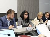 Состоялось заседание комитета по вопросам безопасности, военно-промышленного комплекса, делам военнослужащих и ЗАТО под председательством Михаила Ильиных