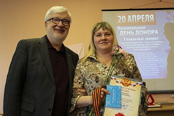 Мурманские доноры наградили Виктора Сайгина 