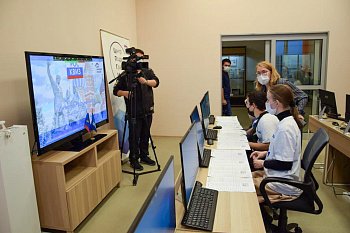 В Мурманской области состоялась интеллектуальная игра «РосКвиз», приуроченная к Дню народного единства 