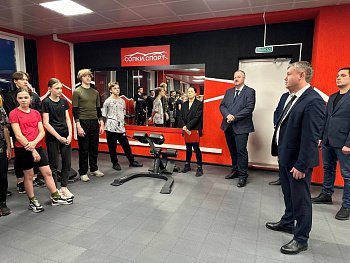 Депутат областной Думы Максим Иванов принял участие в открытии обновленного спортивного пространства «Сопки.Спорт» в Мончегорске