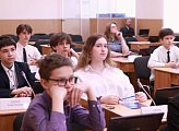 Мурманские лицеисты посетили региональный парламент