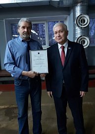 В преддверии Дня работника автомобильного и городского пассажирского транспорта поздравил коллектив ГОБУ "Автобаза Правительства Мурманской области" 