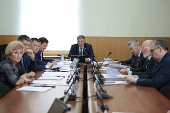 Состоялось очередное заседание комитета Думы по законодательству и государственному строительству под председательством Владимира Мищенко