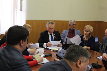 Александр Макаревич: «В Мурманской области в бюджетных отраслях ни один минимальный оклад работника не достигает МРОТ»