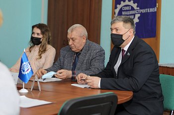 Координатор партийного проекта "Локомотивы роста" Владимир Мищенко принял участие в заседании Регионального совета Мурманского отделения Союза машиностроителей России