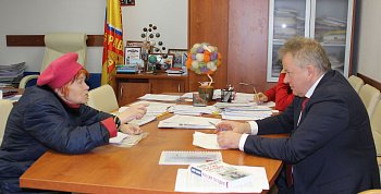 Александр Макаревич намерен внести поправку в интересах пожилых граждан в областной закон о бесплатной юридической помощи