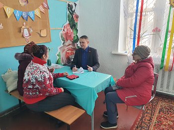 Депутат Мурманской областной Думы Александр Клементьев не оставляет надежд на ремонт дороги в н.п. 25 километр