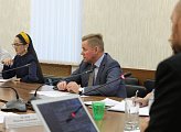 Правовое регулирование деятельности гидов-переводчиков и экскурсоводов обсудили на рабочем совещании в региональном парламенте 
