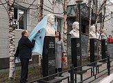 В Мурманске открыли памятный бюст журналиста и литератора Дмитрия Коржова