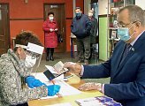 Депутаты областной Думы голосуют по поправкам в Конституцию РФ в своих округах