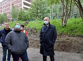 Депутат Г.А. Иванов принял участие в выездном осмотре ремонта дворовой территории дома 11 по улице Шмидта