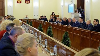 Председатель комитета по бюджету, финансам и налогам  регионального парламента Борис Пищулин принял участие в заседании Правительства области