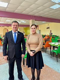 ЛДПР проверила качество питания в школах Мурманска и Североморска