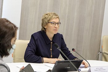 Состоялось заседание комитета областной Думы по образованию, науке, культуре, делам семьи, молодёжи и спорту под председательством Ларисы Кругловой