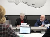 Состоялось заседание комитета областной Думы по труду, вопросам миграции и занятости населения под председательством Александра Макаревича
