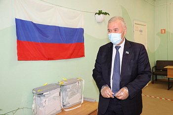 Василий Омельчук принял участие в голосовании по поправкам в Конституцию