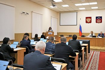 Комитет по бюджету, финансам, налогам и экономике рекомендовал принять в первом чтении проект закона об областном бюджете на 2026 год и плановый период