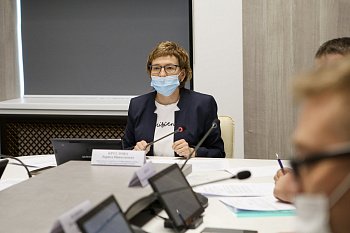 Состоялось заседание комитета областной Думы по образованию, науке, культуре, делам семьи, молодежи и спорту под председательством Ларисы Кругловой