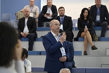 Роман Пономарев принял участие в межмуниципальном форуме «Развитие муниципалитетов: в центре внимания — человек»