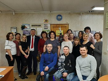 Владимир Мищенко принял участие в чествовании лучших специалистов Снежногорского межрайонного центра социальной поддержки населения