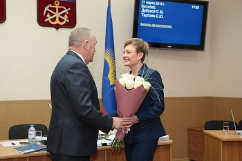 Депутаты областной Думы поблагодарили Марину Ковтун за плодотворное сотрудничество с региональным парламентом