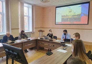 Вице-спикер областной Думы Евгений Никора встретился со студентами Мурманского арктического государственного университета, учащимися колледжей и старшеклассниками школ Мурманска