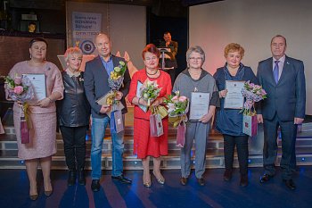 Спикер регионального парламента Сергей Дубовой  и председатель профильного комитета Думы Надежда Максимова в Мурманске поздравили финалистов областного конкурса профессионального мастерства врачей-офтальмологов