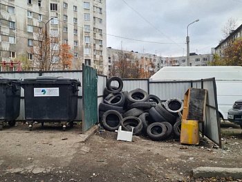 Роман Пономарев совместно с активистами ОНФ обратился в прокуратуру по поводу несанкционированных свалок старых покрышек в Мурманске 