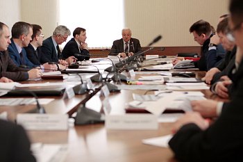 Вопросы охраны атлантического лосося (семги) реки Варзуга обсудили на рабочем совещании комитета областной Думы по природопользованию, экологии, рыбохозяйственному и агропромышленному комплексу