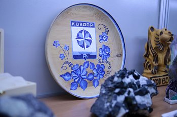 В областной Думе открылась экспозиция, посвященная истории Ковдорского района