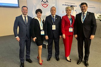 Региональные парламентарии принимают участие в Международном форуме "Арктика: настоящее и будущее"