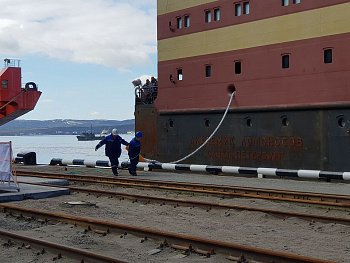 Василий Омельчук принял участие в торжественной церемонии встречи ПЭБ "Академик Ломоносов"