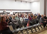 Уважаемые земляки, в нашем городе проживает очень много талантливых людей, одним из них является Дмитрий Анатольевич Ермолаев - поэт, журналист, переводчик, краевед, архивист
