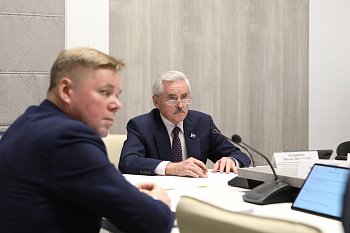 Состоялось заседание комитета по вопросам безопасности, военно-промышленного комплекса, делам военнослужащих и ЗАТО под председательством Михаила Ильиных