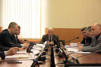 Состоялось заседание комитета областной Думы по природопользованию, экологии, рыбохозяйственному и агропромышленному комплексу под председательством Валерия Пантелеева 