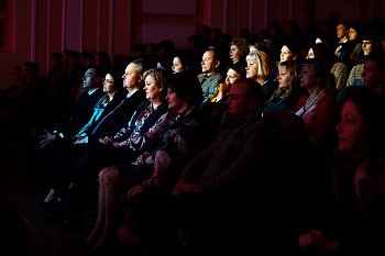 Депутат Мурманской областной Думы Максим Иванов поздравил социальных работников города Мончегорска с их профессиональным праздником.