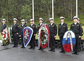 Жители Мурманской области почтили память экипажа  атомной подводной лодки "Курск"