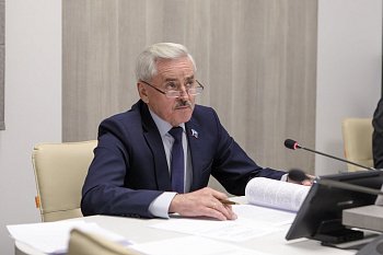 Состоялось заседание комитета по вопросам безопасности, военно-промышленного комплекса, делам военнослужащих и ЗАТО под председательством Михаила Ильиных