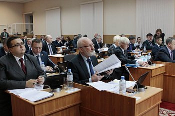 Вопросы, связанные с переходом жилых помещений в многоквартирных домах на индивидуальные источники отопления, были в центре внимания депутатов областной Думы