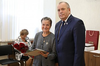 Региональные парламентарии поздравили клуб "Дети военного Мурмана" с 35-летием