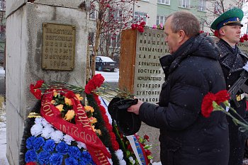 В Никеле почтили память защитников Заполярья
