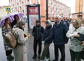 Сегодня депутат Мурманской областной Думы Михаил Белошеев принял участие в организации экскурсии для юных мурманчан по знаменательных местам города Мурманска
