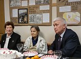 Уважаемые земляки, 13 ноября поздравил с 90-летним юбилеем активного члена общественной организации мурманский областной клуб "Дети военного Мурмана" замечательного ветерана-педагога Тамару Александровну Ушинскую